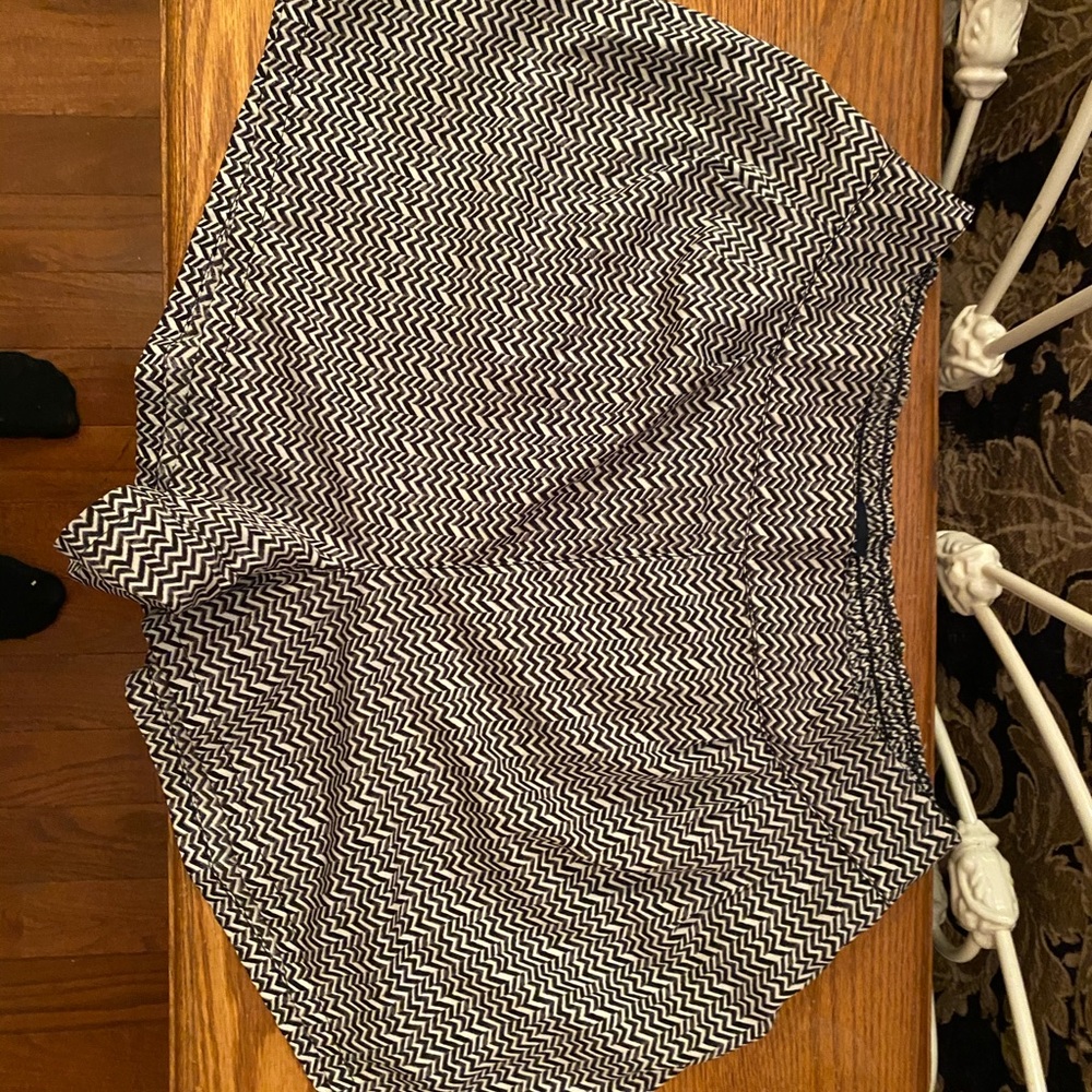 American Eagle Zig-Zag Shorts